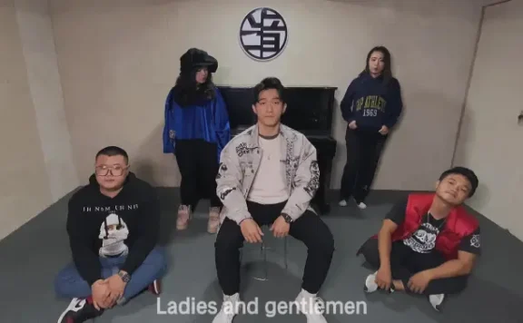 《经济舱》阿卡贝拉翻唱!半音清唱团致敬这季最感动的经济舱cover Kafe Hu&刘聪